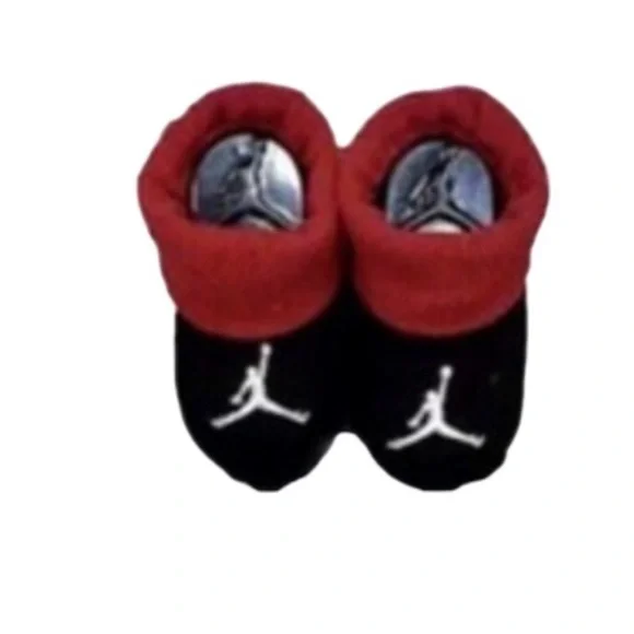 Jordan Baby Bundle, Bodysuit, NWT Bib & Booties - Picture 8 of 14